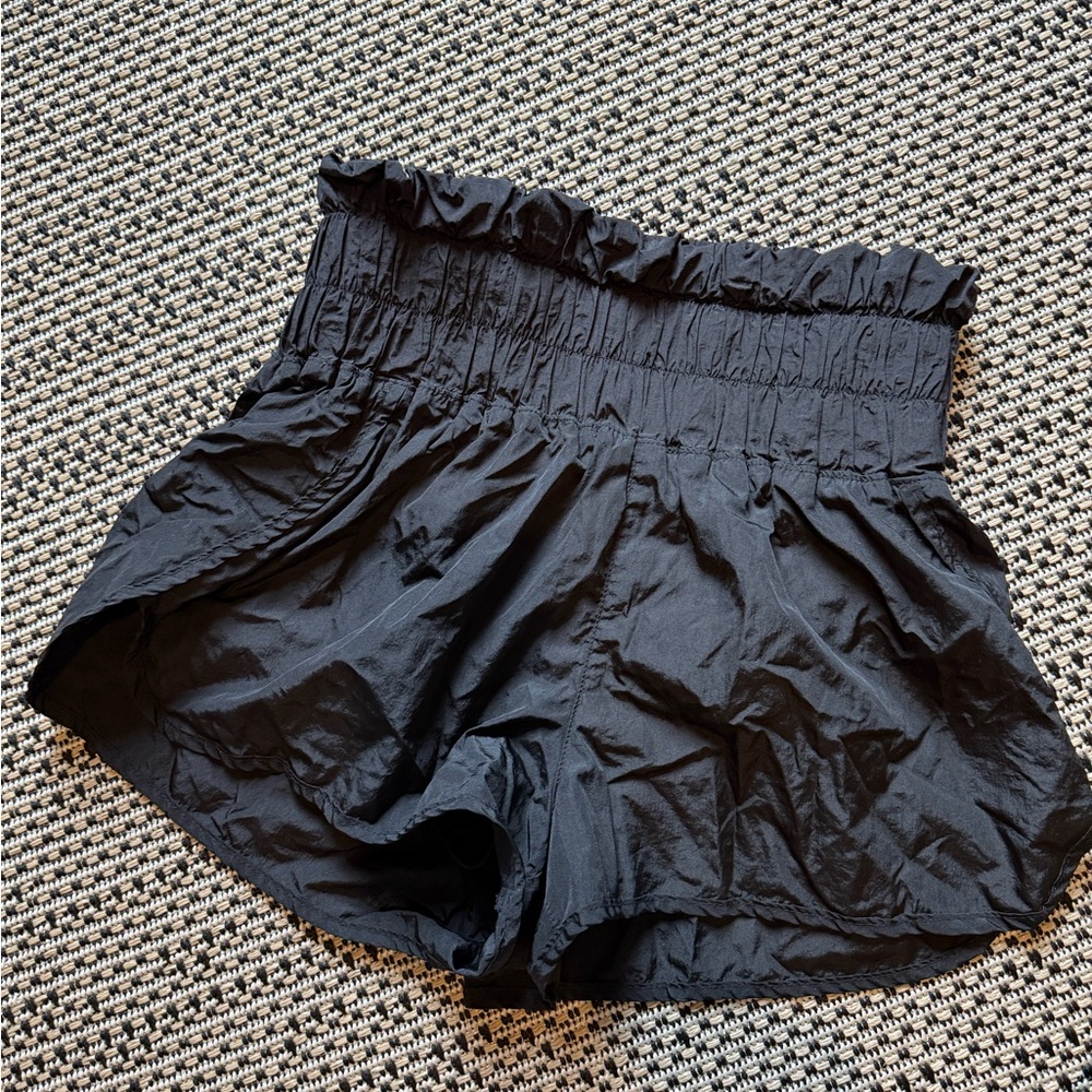 Free People Movement. The way home. Black athletic short.